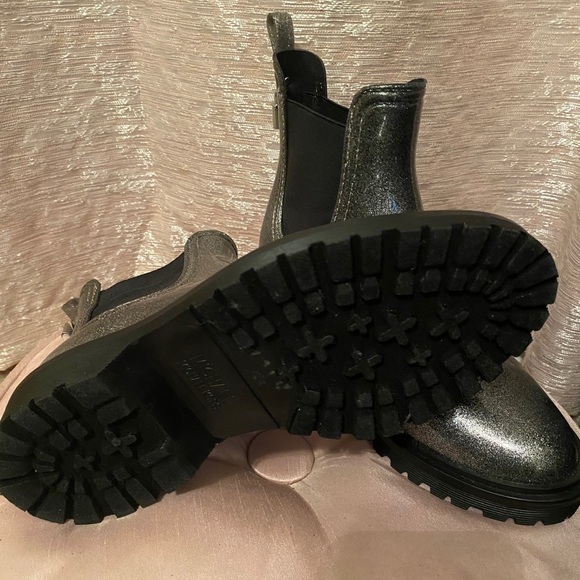 Michael Kors Rain Boots - Picture 2 of 6